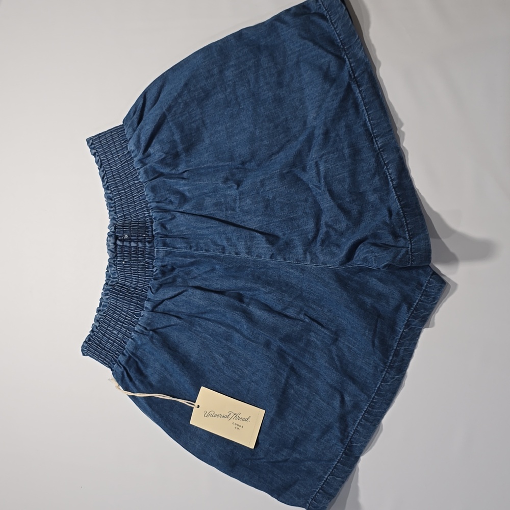 3/$15 Universal Thread– Women's Blue Chambray Smocked Waist Shorts Sz Small - Picture 3 of 9